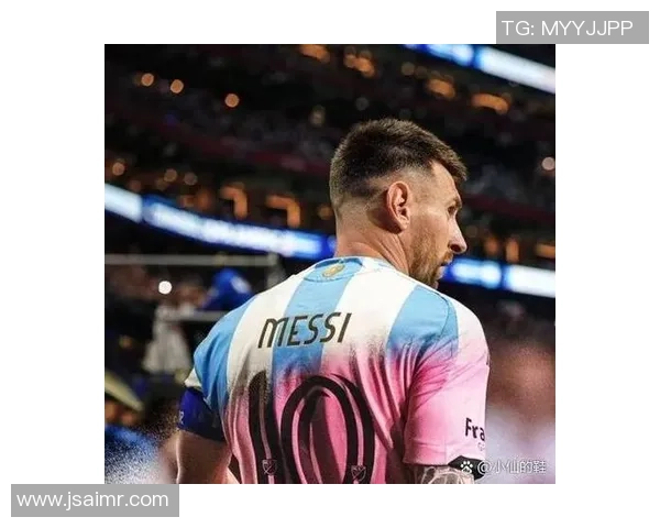 历届足球传奇球星风采回顾 从贝利到梅西的时代交替与辉煌